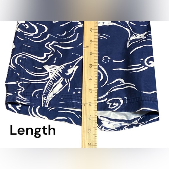 Mens Nautica Blue and White Swim trunks size medium
BIN C - Picture 2 of 5